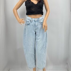 Aeropostale Light Wash Mid Rise Cropped Barrel Leg Jeans